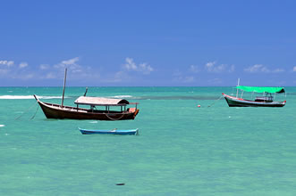 trancoso praia boats